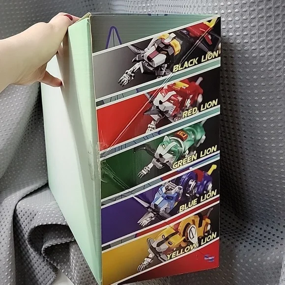 Voltron 30th Anniversary Collector's Set - Picture 5 of 10